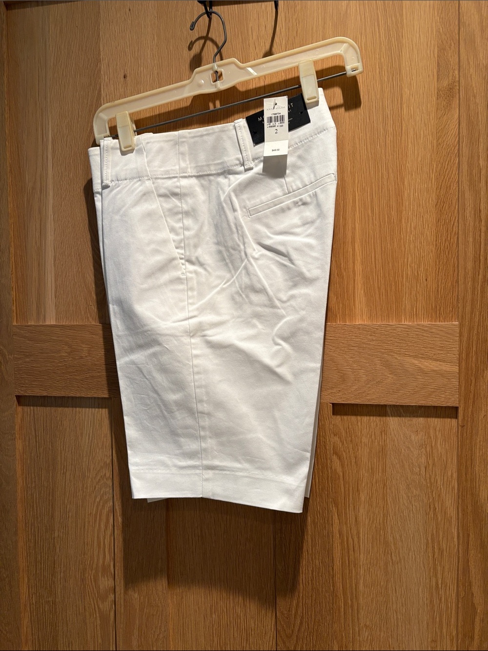 Ann Taylor Woman’s White Chino Shorts - Classic Summer Essential